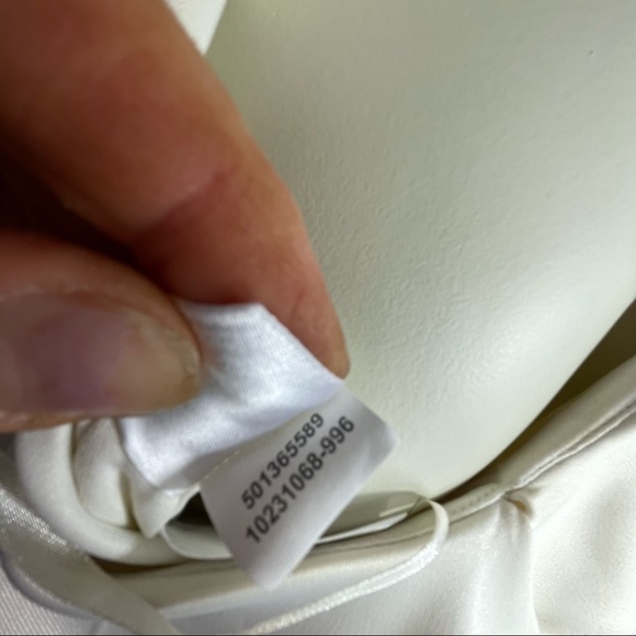 Evan Picone dress ivory satin ruffle with side zipper and belt - Picture 9 of 9